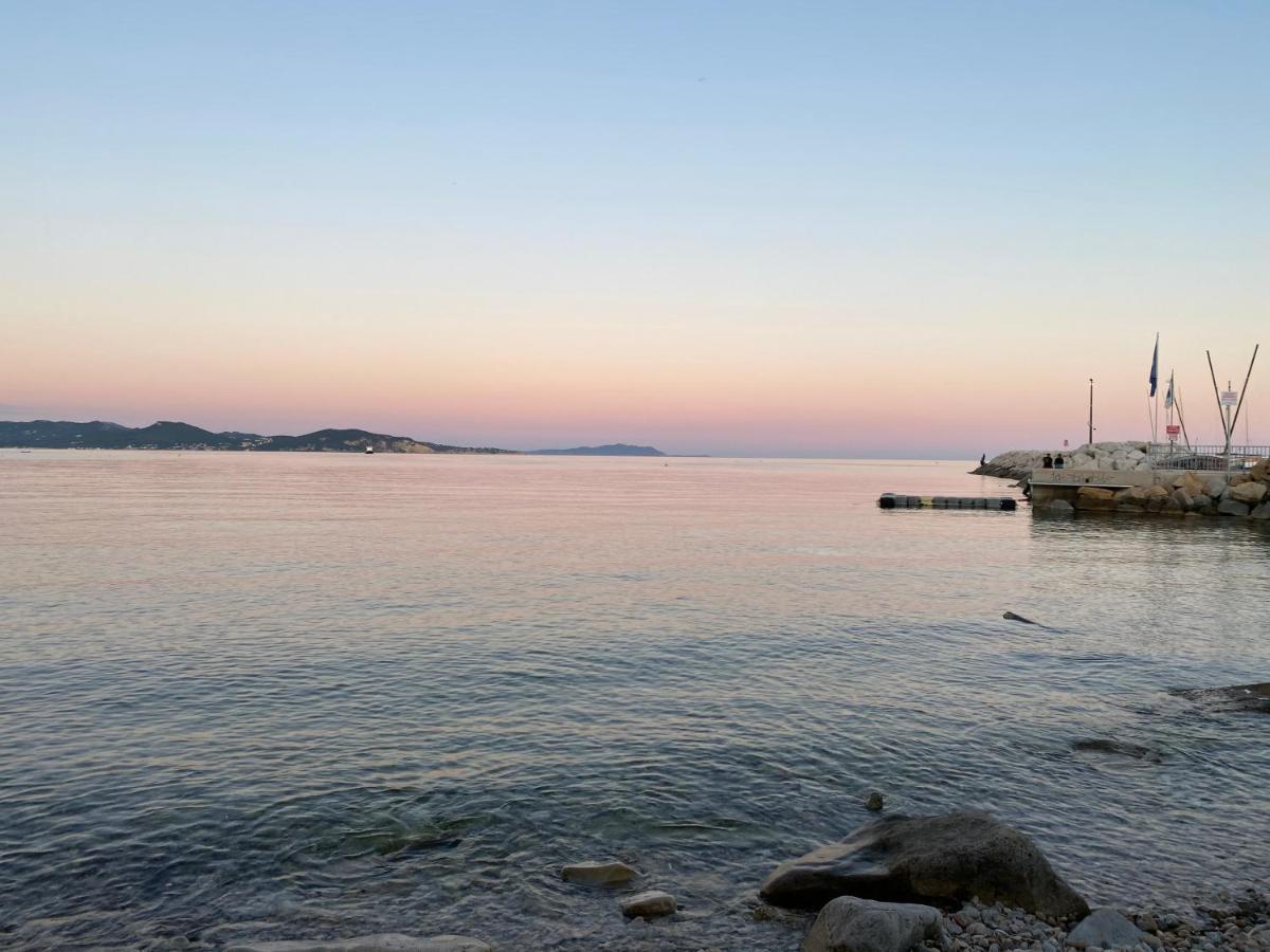 Fanny Wifi Climatise Tout A Pieds 4 Personnes La Ciotat Exterior foto